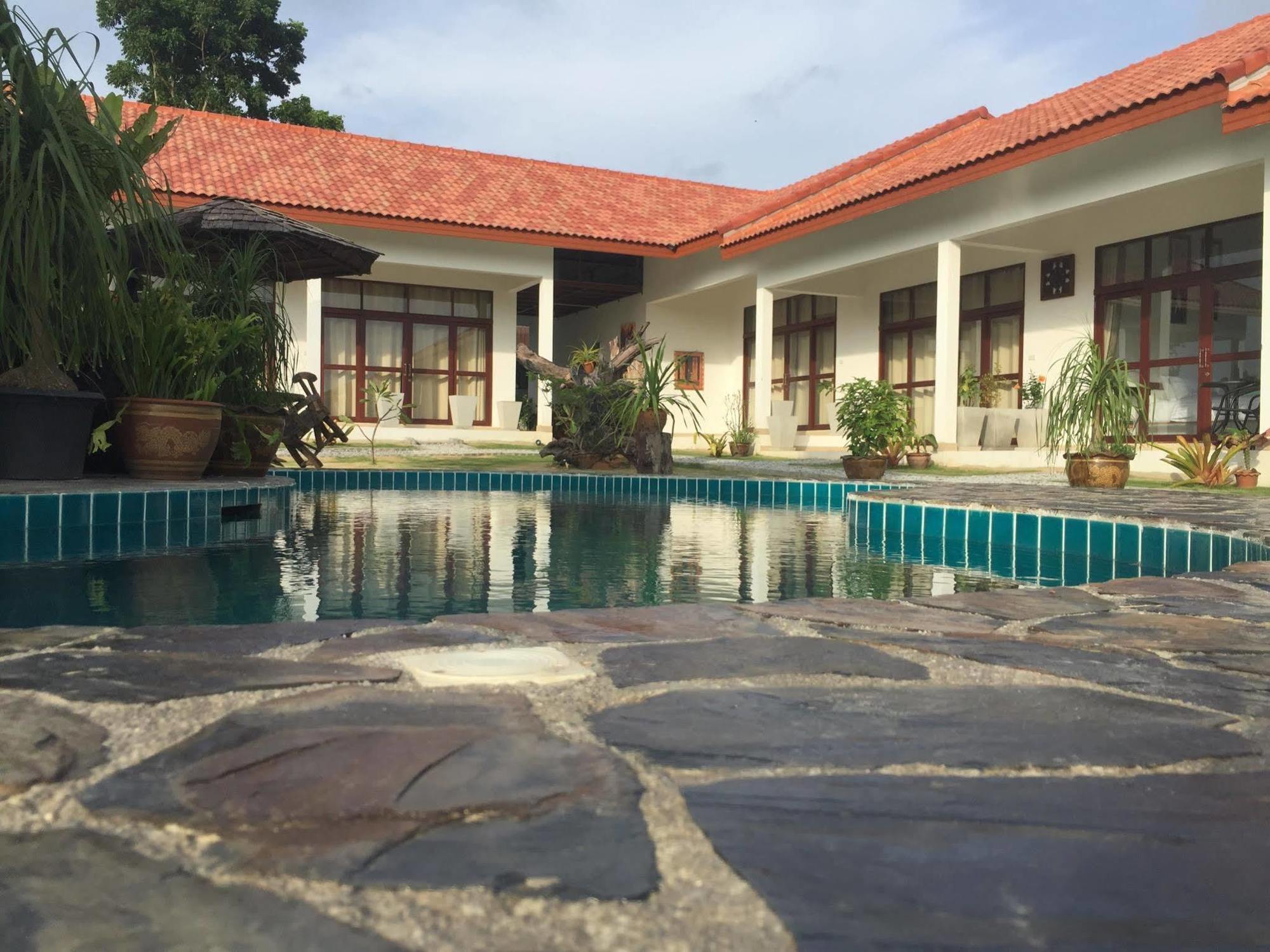Tree Roots Retreat Hotel Rayong Luaran gambar