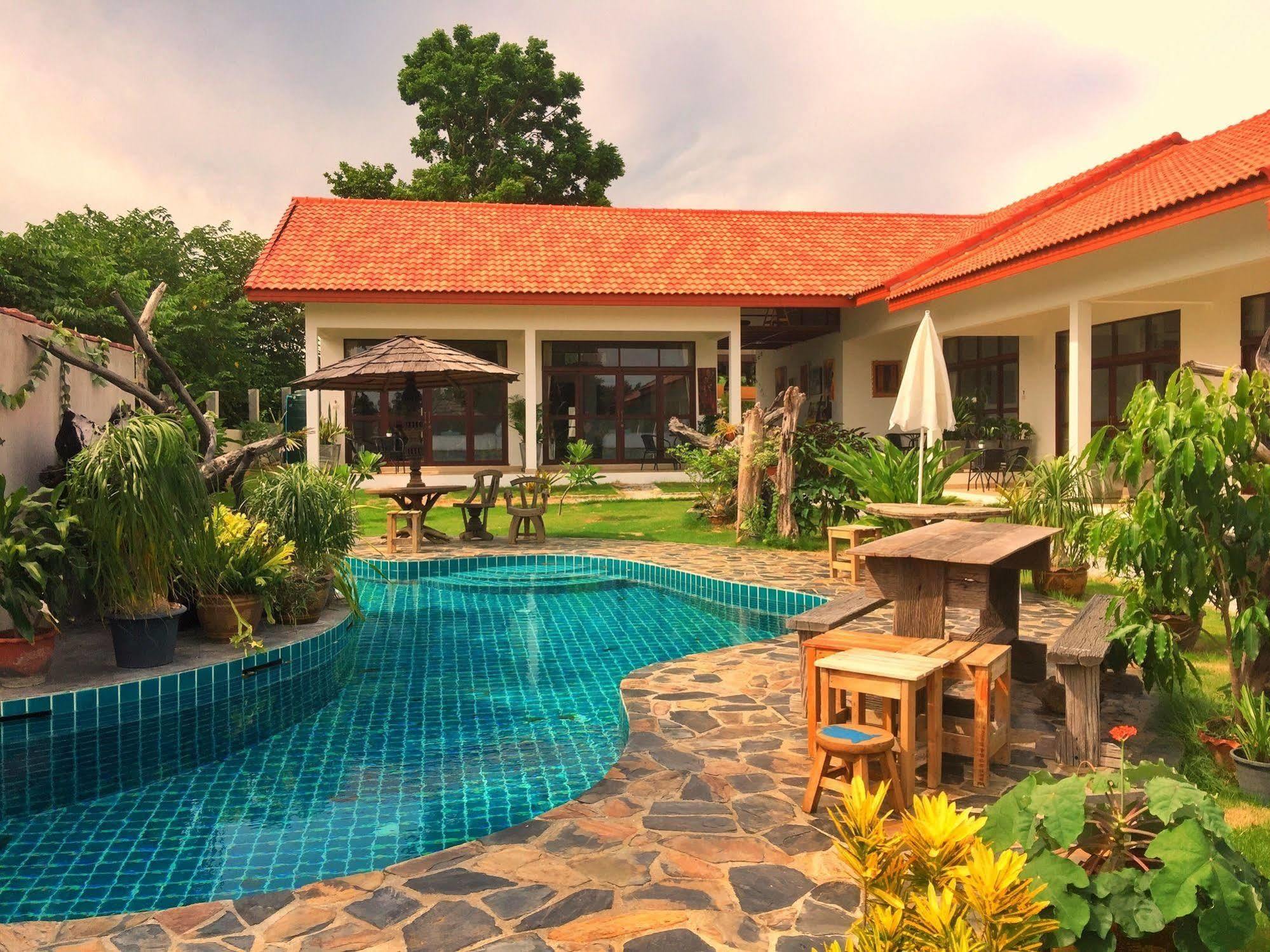 Tree Roots Retreat Hotel Rayong Luaran gambar