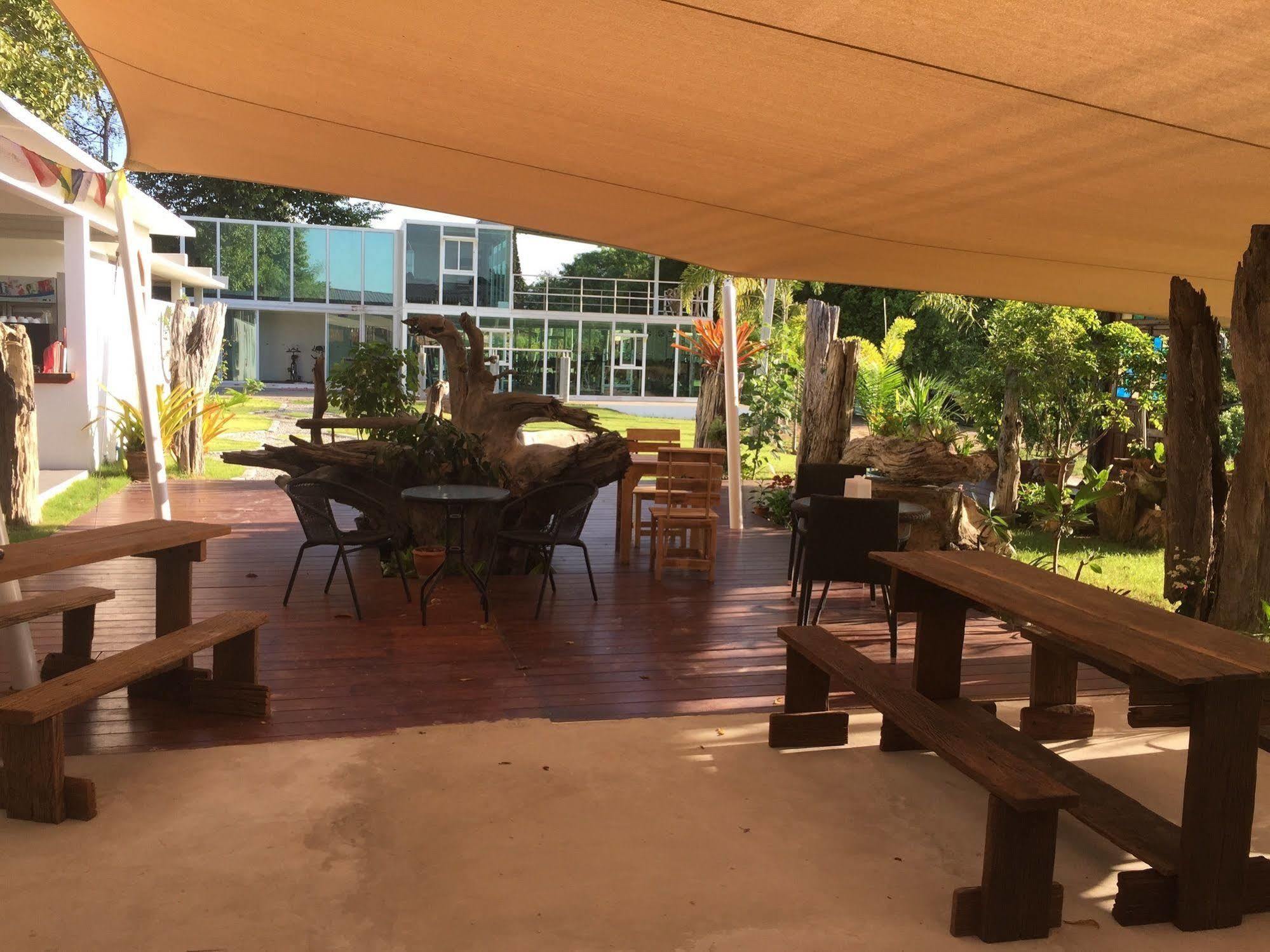 Tree Roots Retreat Hotel Rayong Luaran gambar